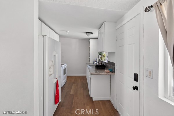 13391 Mesquite Road Whitewater, CA 92282 - Photo 9 of 27 a view of entryway with livingroom