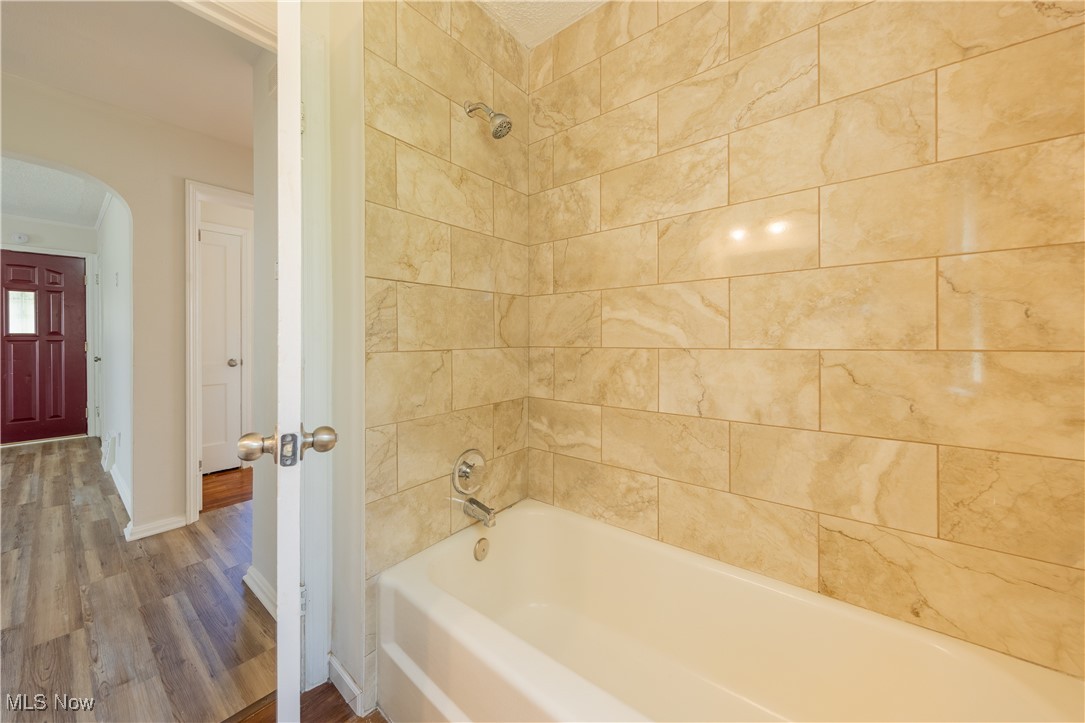 21304 Watson Road Maple Heights, OH 44137 - Photo 6 of 10 Gallery Image 6
