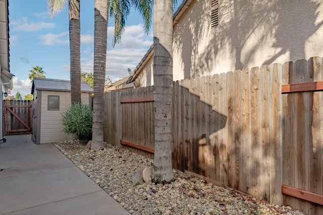 a view of a pathway of a house