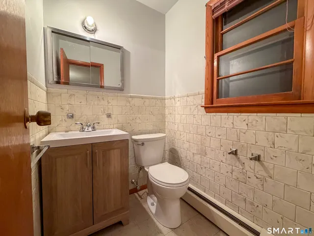 $324,900 | 14 Charles Street, Naugatuck, CT 06770