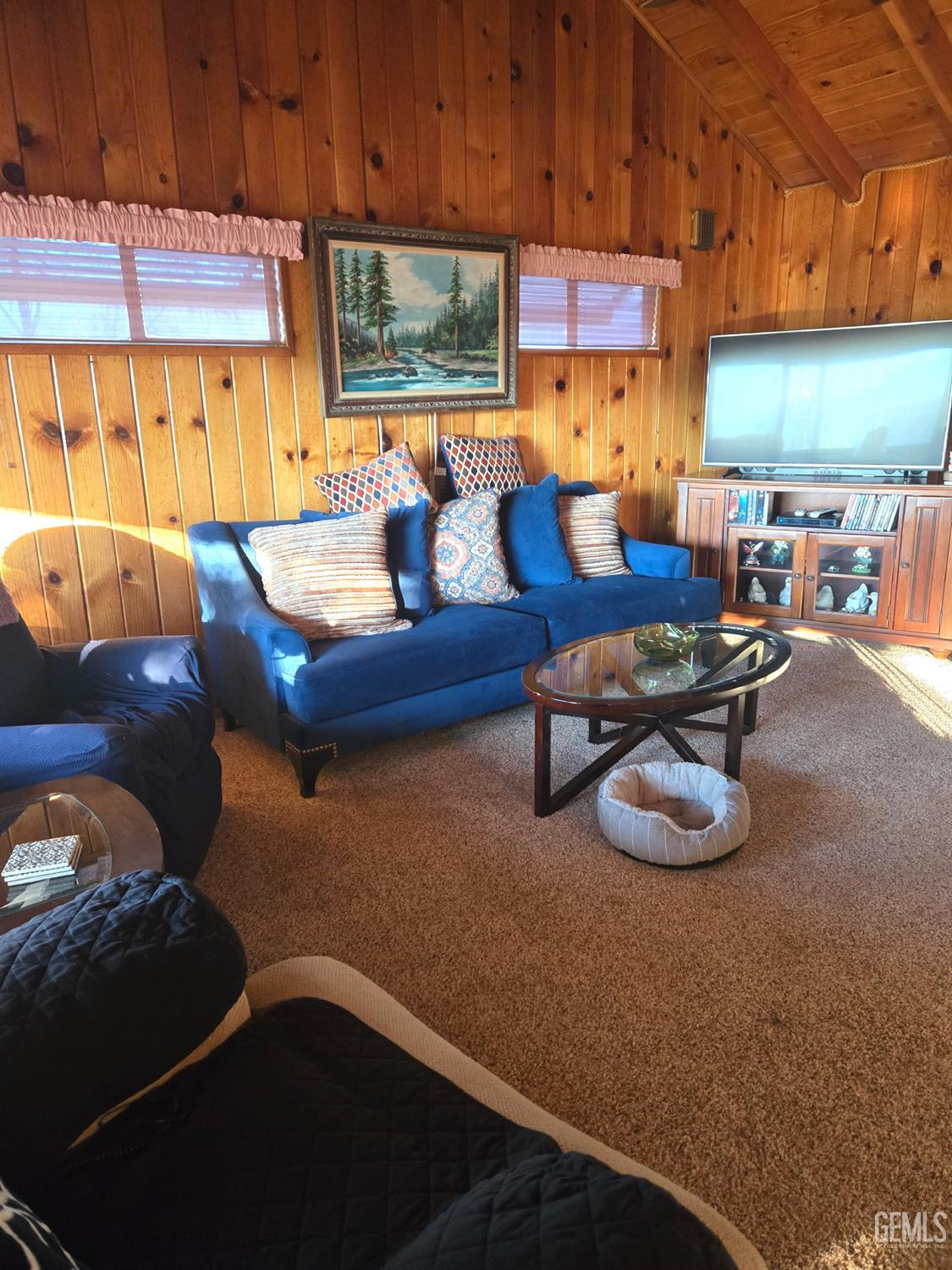 Undisclosed Address Caliente, CA 93518 - Photo 11 of 33 a living room with furniture a rug and a window