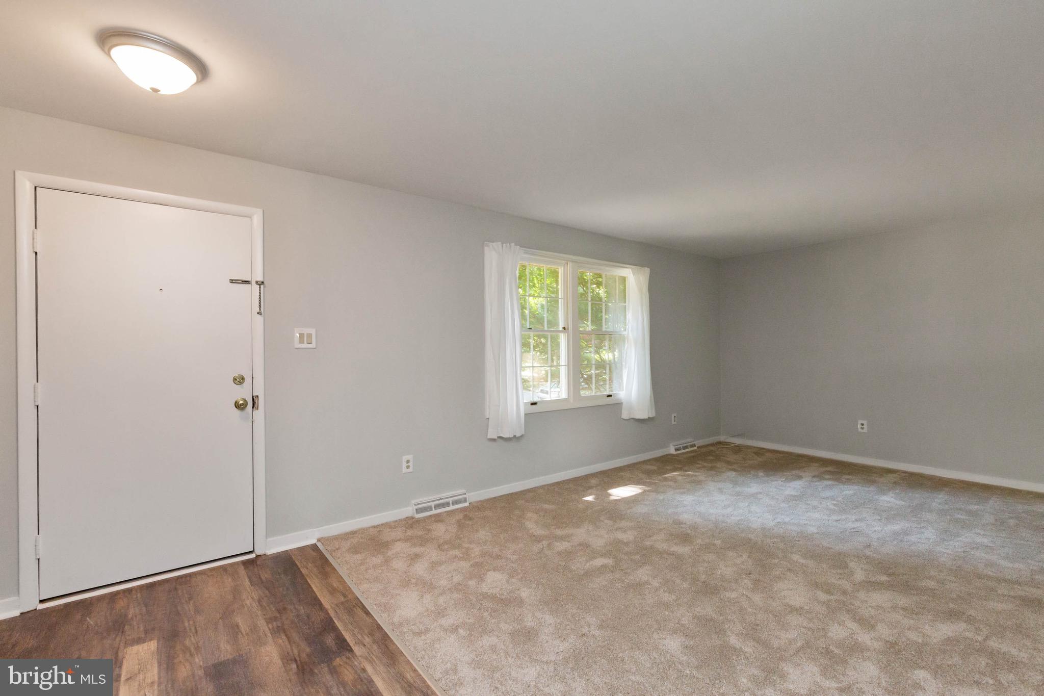 5441 Marsh Hawk Way Columbia, MD 21045 - Photo 4 of 42 Living room