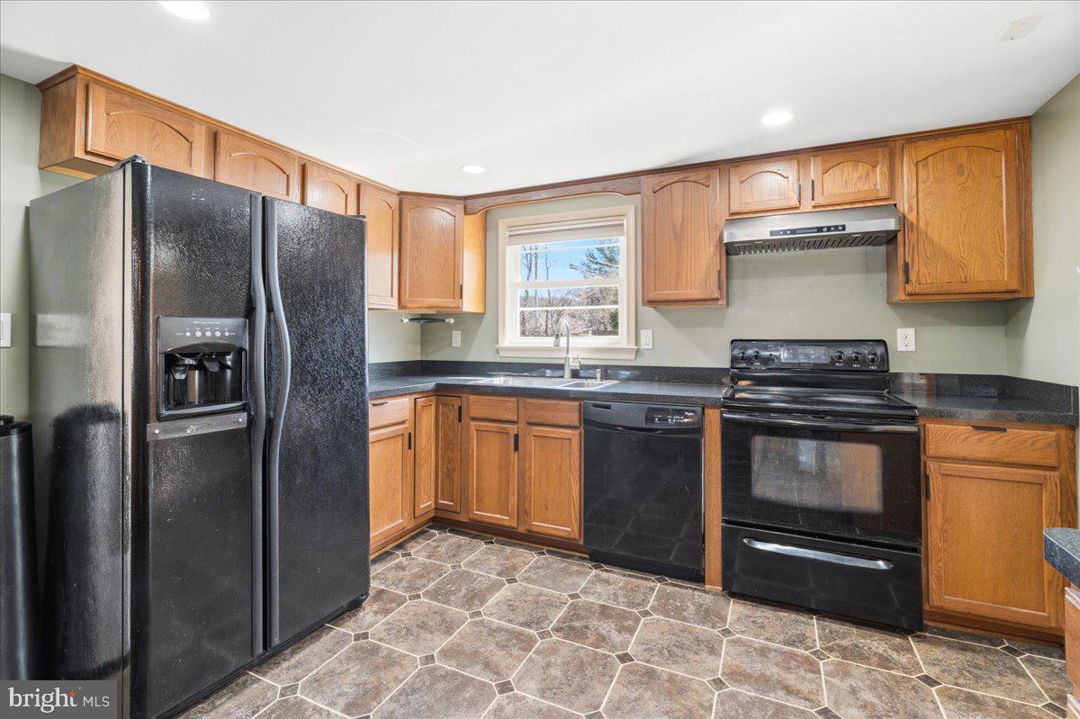 4835 Shookstown Road Frederick, MD 21702 - Photo 13 of 40 Kitchen