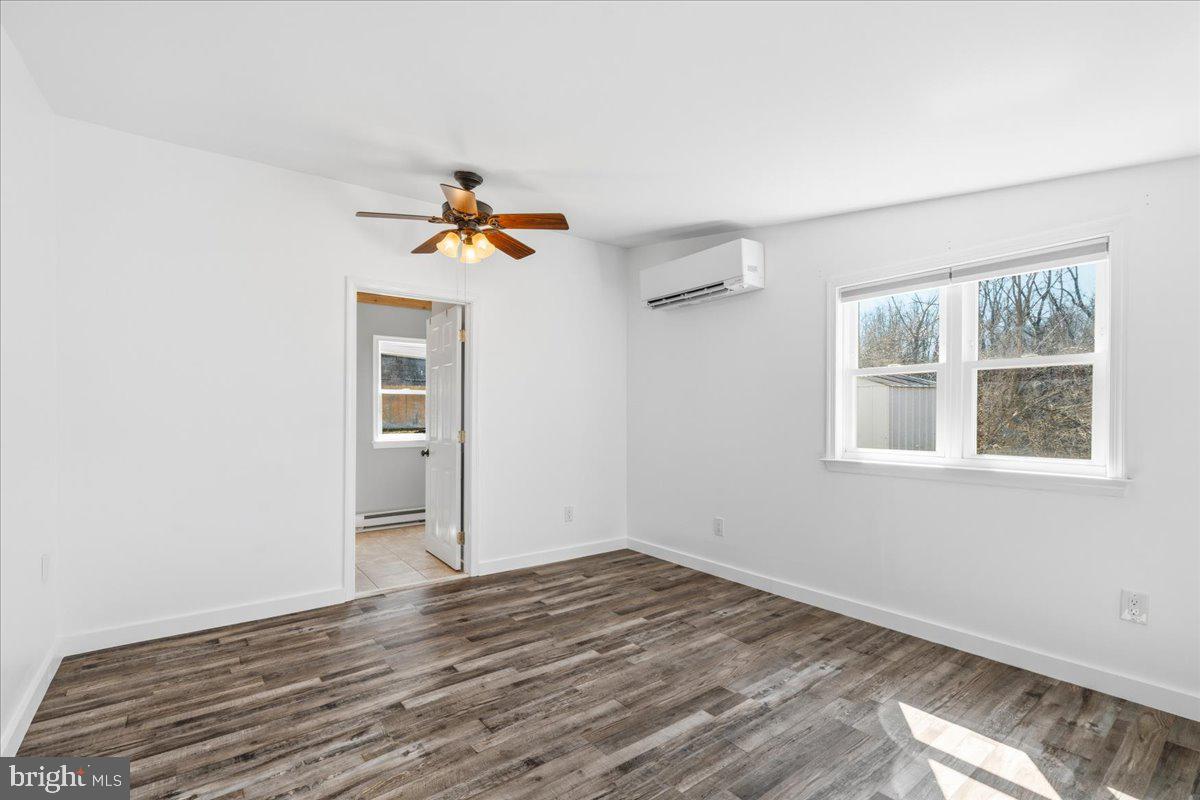 4835 Shookstown Road Frederick, MD 21702 - Photo 21 of 40 Primary suite