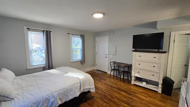 $1,700 | 579 State Street, Unit 2, Portsmouth, NH 03801