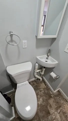 $1,700 | 579 State Street, Unit 2, Portsmouth, NH 03801