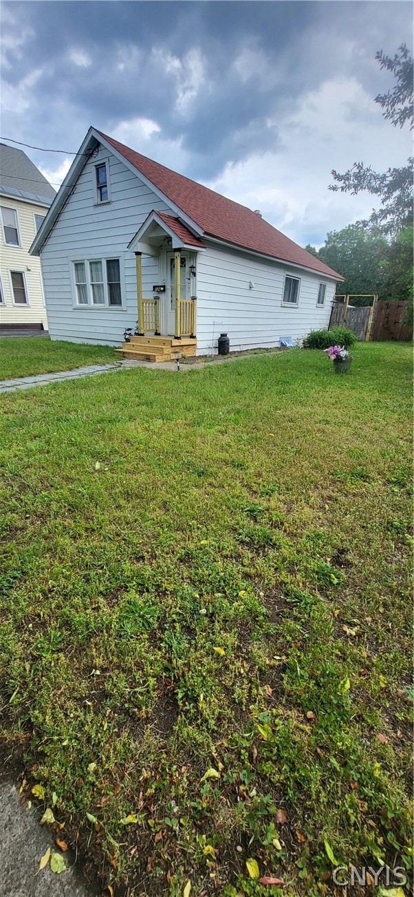 124 Nock Street Rome, NY 13440 - Photo 2 of 4 Side View