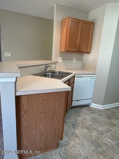 950 Wynfield Circle St. Augustine, FL 32092 - Photo 12 of 30 a utility room with a sink a stove and a window