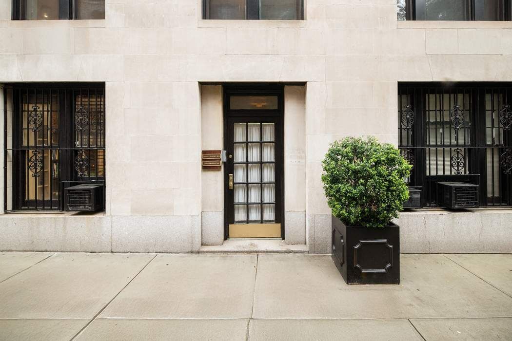 116 East 63rd Street, Unit 1A Manhattan, NY 10065 - Photo 2 of 11 a view of entrance of the house