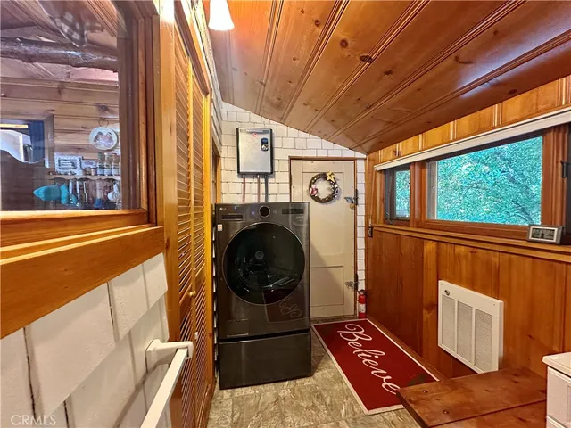 a view of an outdoor space