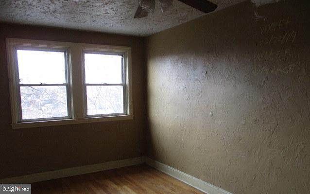 206 Grove Park Road Baltimore, MD 21225 - Photo 12 of 15