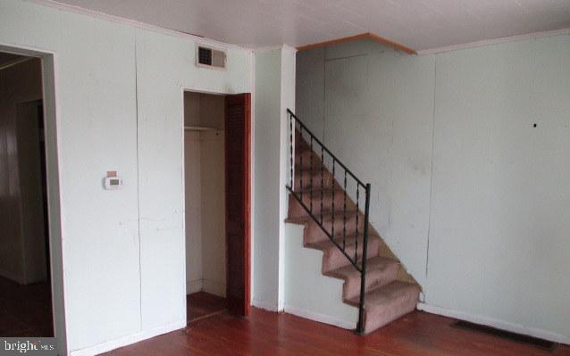 206 Grove Park Road Baltimore, MD 21225 - Photo 3 of 15