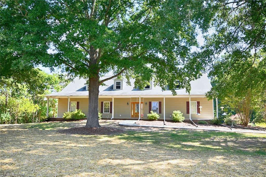 8621 Lasater Road Clemmons, NC 27012 - Photo 3 of 42 Gallery Image 3