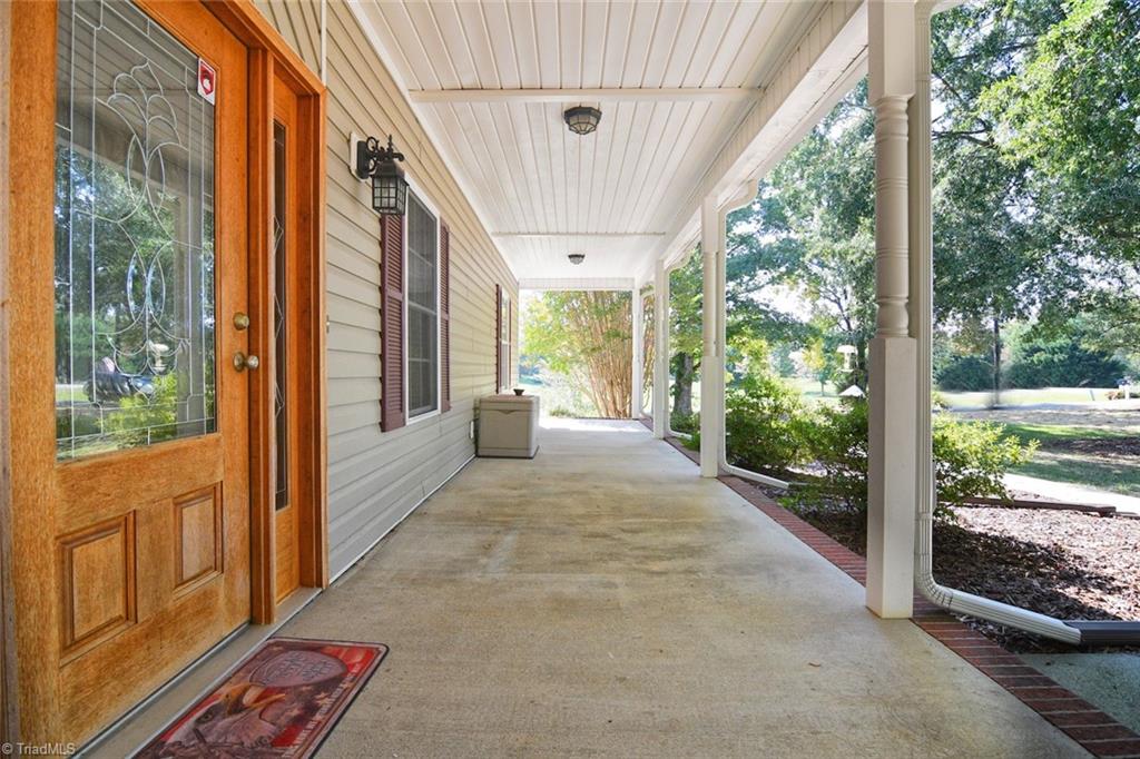 8621 Lasater Road Clemmons, NC 27012 - Photo 4 of 42 Gallery Image 4