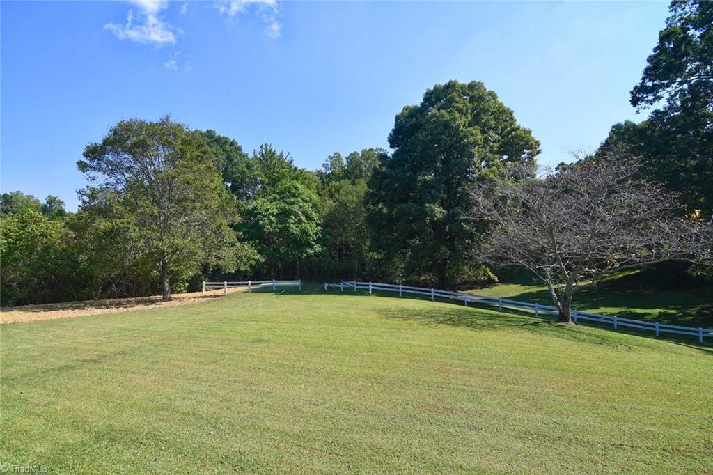 8621 Lasater Road Clemmons, NC 27012 - Photo 5 of 42 Gallery Image 5