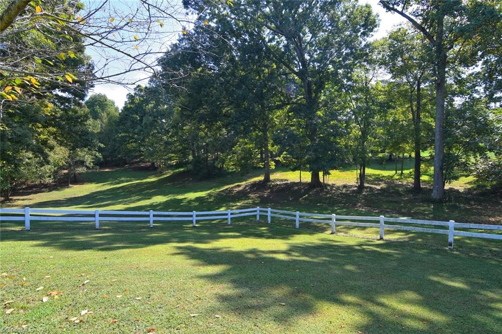 8621 Lasater Road Clemmons, NC 27012 - Photo 7 of 42 Gallery Image 7