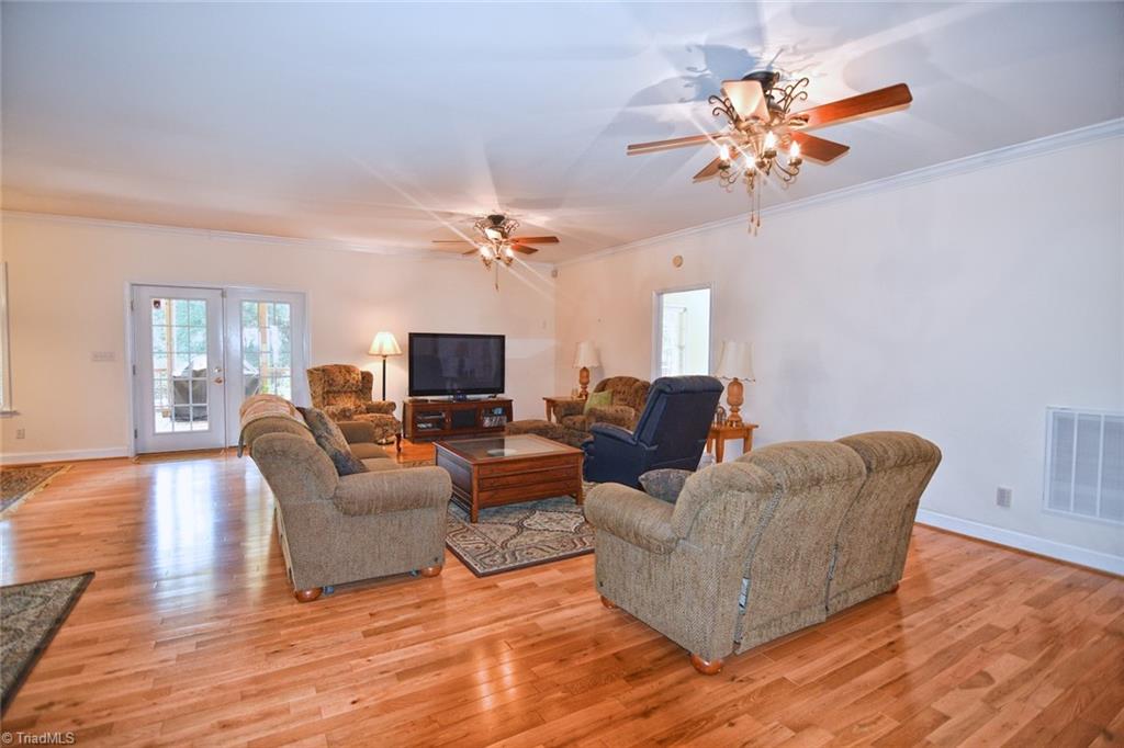 8621 Lasater Road Clemmons, NC 27012 - Photo 10 of 42 Gallery Image 10