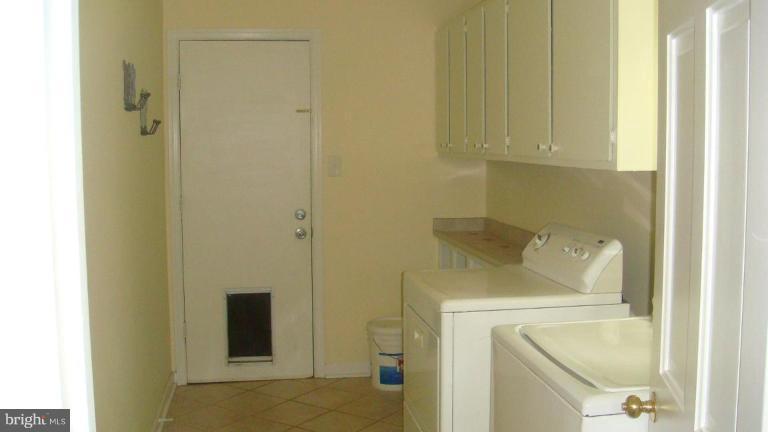 15809 White Rock Road Gaithersburg, MD 20878 - Photo 3 of 30 Laundry Area 1