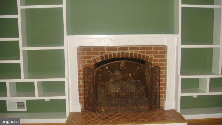 15809 White Rock Road Gaithersburg, MD 20878 - Photo 26 of 30 Fireplace
