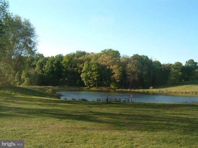 15809 White Rock Road Gaithersburg, MD 20878 - Photo 10 of 30 Community Lake