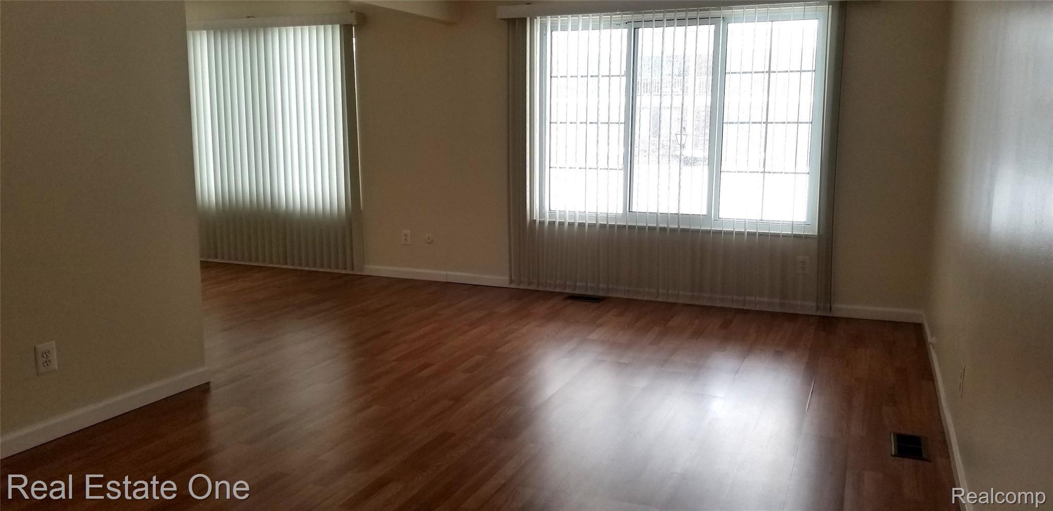 29278 Hoover Road Warren, MI 48093 - Photo 3 of 7 hoover 3.jpg