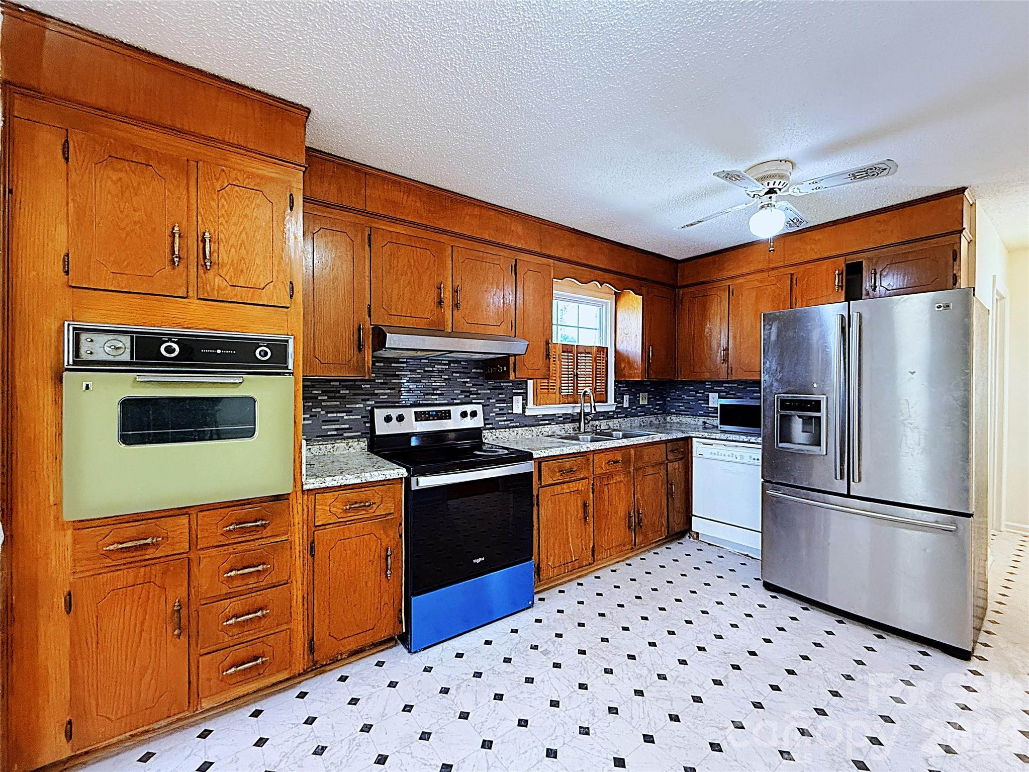 6625 Old Post Road Charlotte, NC 28212 - Photo 10 of 35