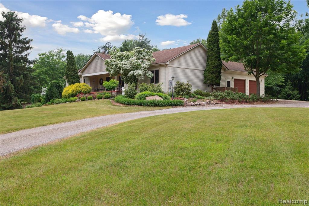 2786 Fishbeck Road Howell, MI 48843 - Photo 9 of 77
