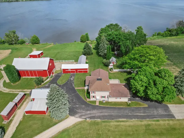 $1,399,900 | N4554 Lakeview Road, Hustisford, WI 53034