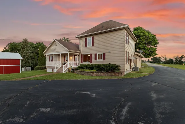 $1,399,900 | N4554 Lakeview Road, Hustisford, WI 53034