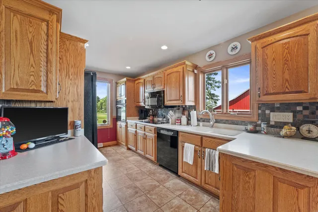 $1,399,900 | N4554 Lakeview Road, Hustisford, WI 53034