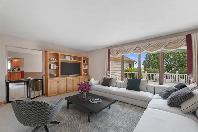 $1,399,900 | N4554 Lakeview Road, Hustisford, WI 53034