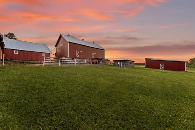 $1,399,900 | N4554 Lakeview Road, Hustisford, WI 53034