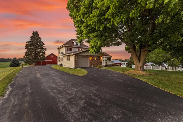 $1,399,900 | N4554 Lakeview Road, Hustisford, WI 53034