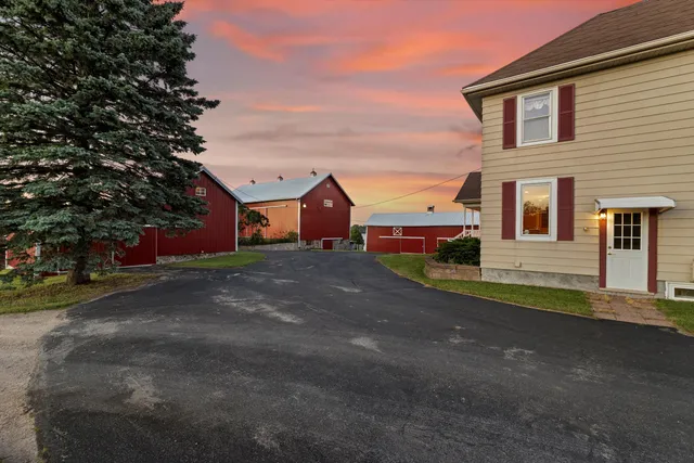 $1,399,900 | N4554 Lakeview Road, Hustisford, WI 53034