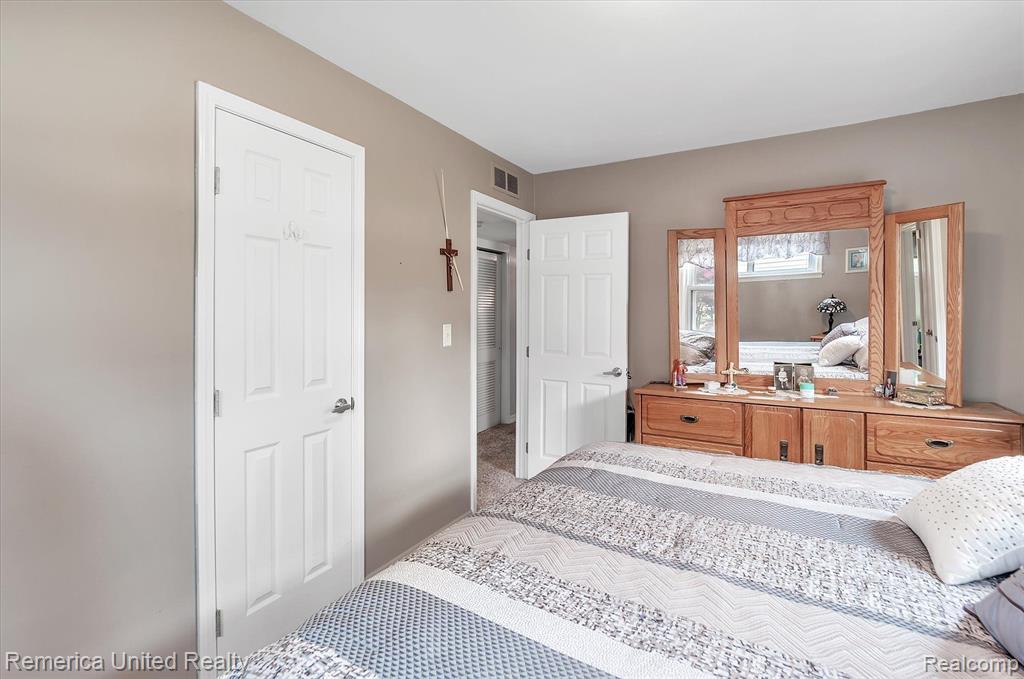 14527 Elwell Road Belleville, MI 48111 - Photo 21 of 32