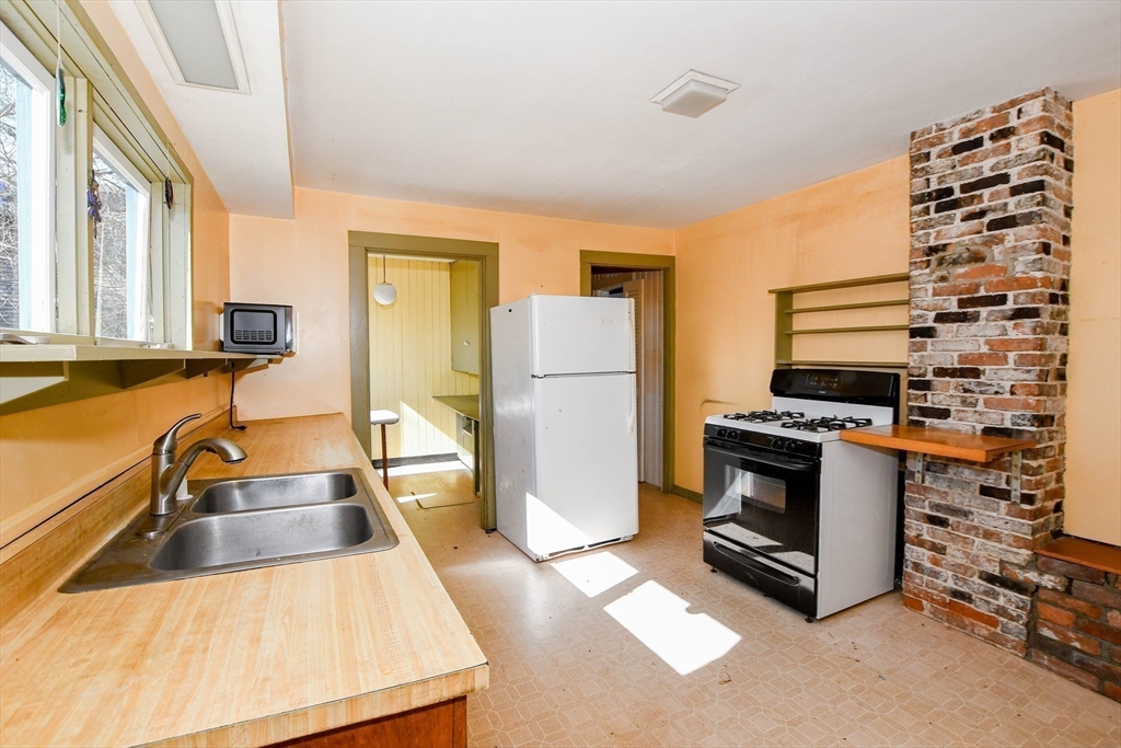 298 Front Street Marion, MA 02738 - Photo 12 of 40