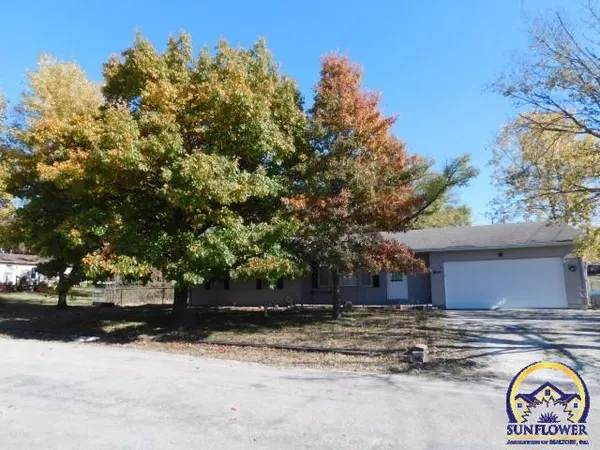 $210,000 | 104 Dakota Avenue, Holton, KS 66436