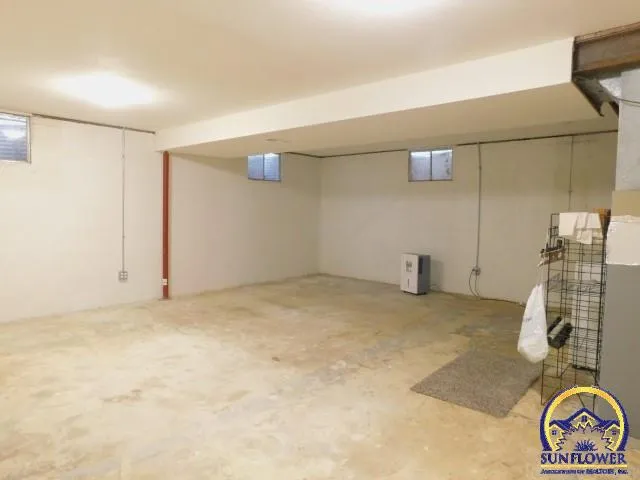 $215,000 | 104 Dakota Avenue, Holton, KS 66436