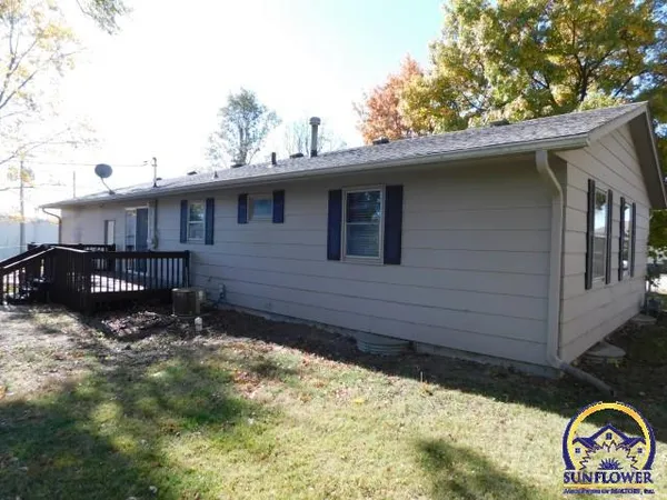 $210,000 | 104 Dakota Avenue, Holton, KS 66436