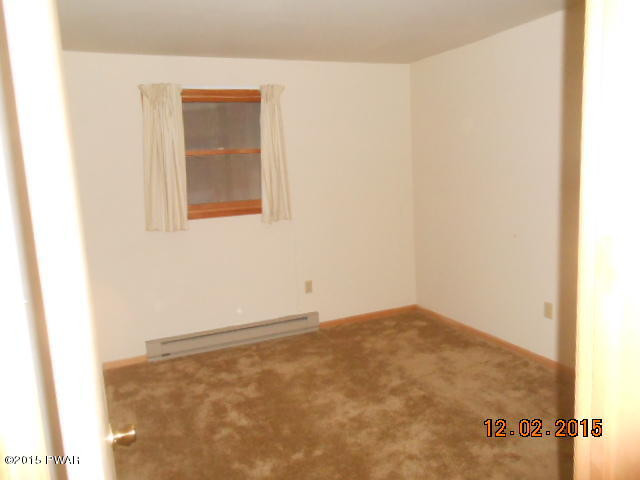 273 Oak Hill Road Hawley, PA 18428 - Photo 7 of 10