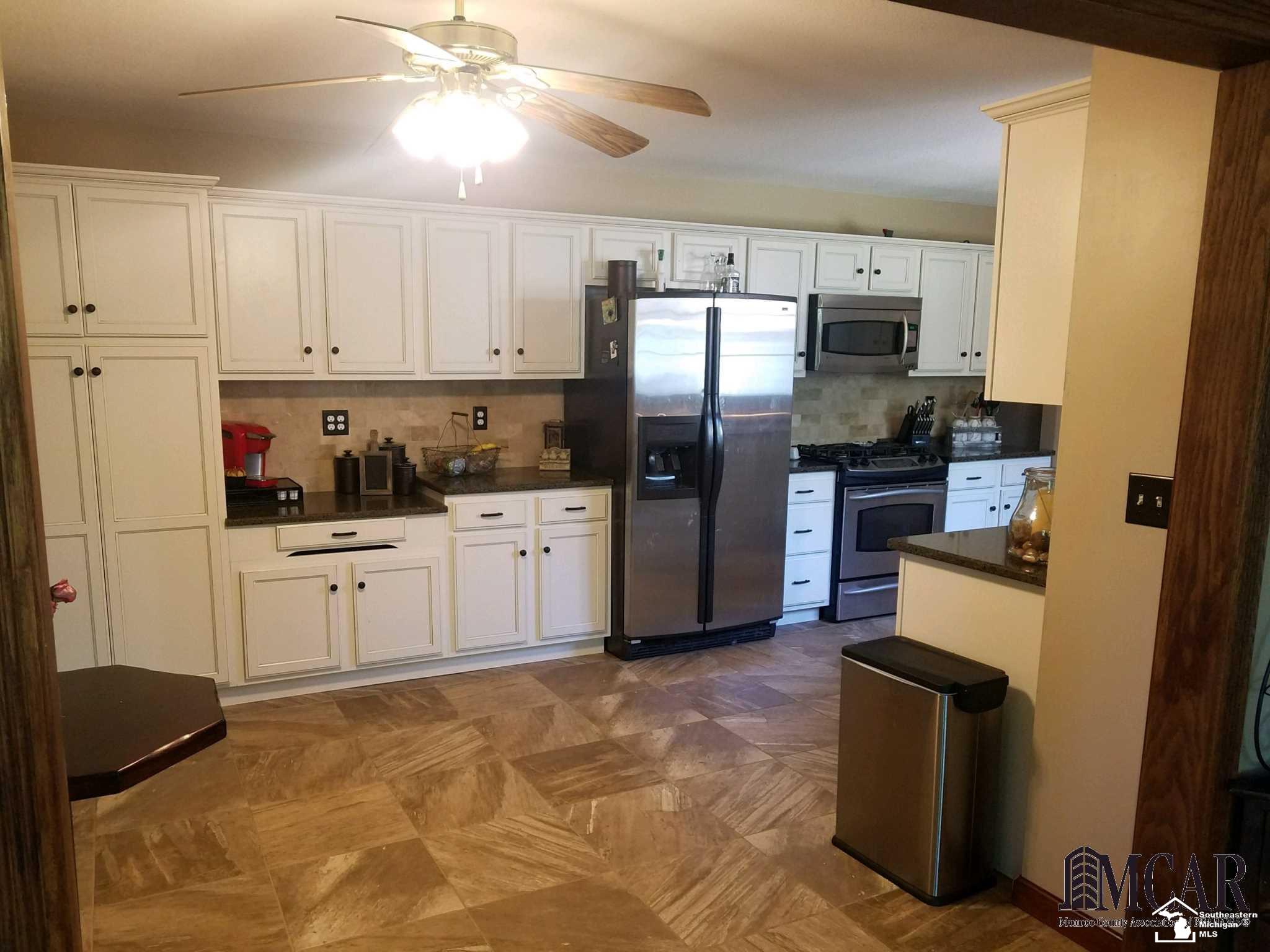 443 West Temperance Road Temperance, MI 48182 - Photo 10 of 22 Kitchen View