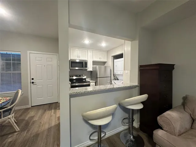 $950 | 5325 Bent Tree Forest Drive, Unit 1112, Dallas, TX 75248
