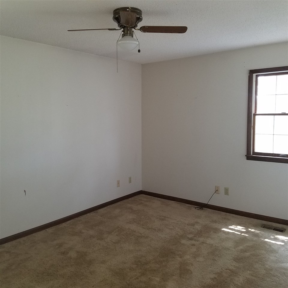 1394 Highway 359 Morganfield, KY 42437 - Photo 19 of 24