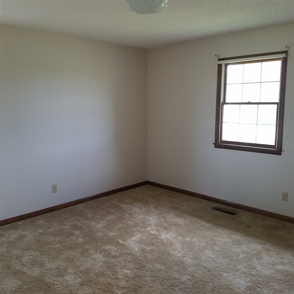 1394 Highway 359 Morganfield, KY 42437 - Photo 21 of 24