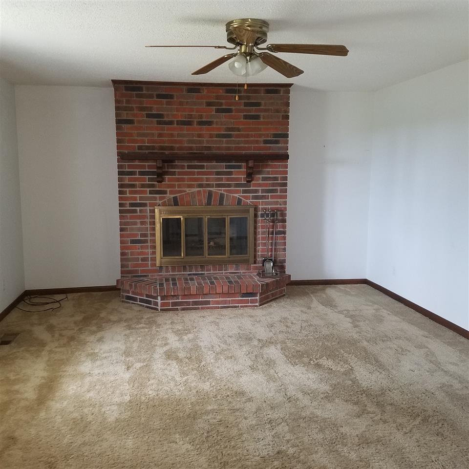 1394 Highway 359 Morganfield, KY 42437 - Photo 8 of 24