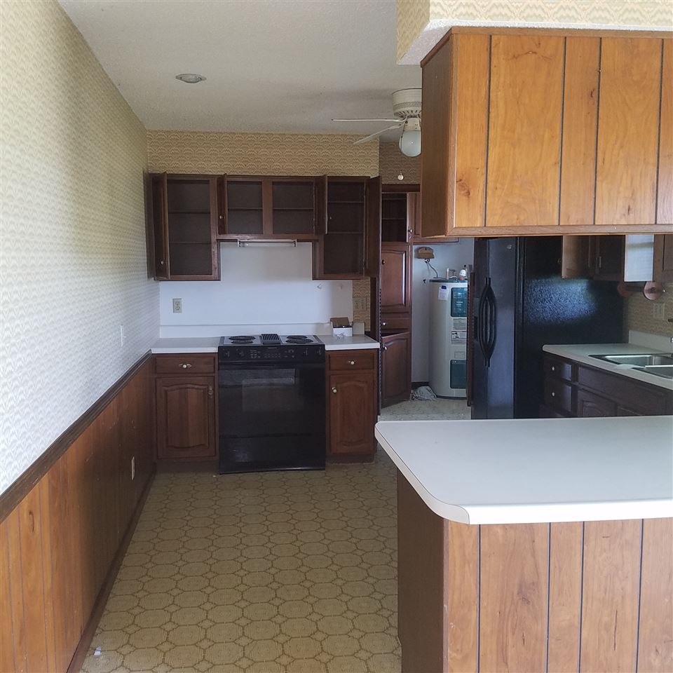 1394 Highway 359 Morganfield, KY 42437 - Photo 10 of 24
