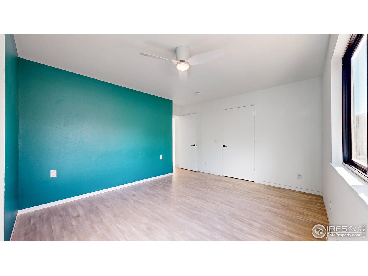 710 Tanager Road Estes Park, CO 80517 - Photo 13 of 43 Primary Bedroom with walk in closet.