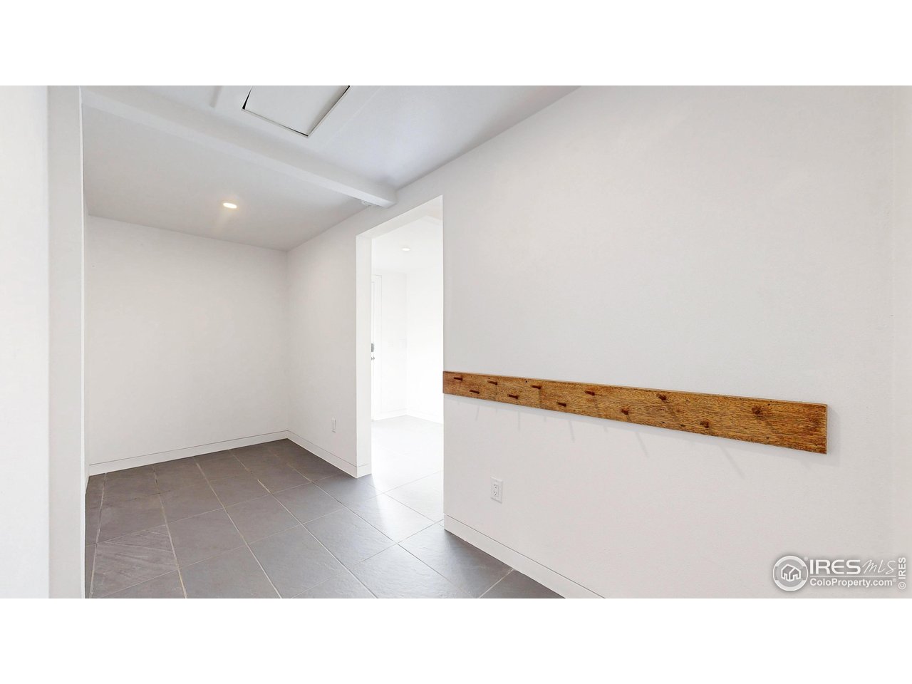 710 Tanager Road Estes Park, CO 80517 - Photo 27 of 43 Mudroom / Foyer.