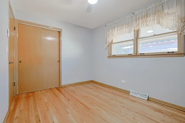 $3,400 | 475 Courtesy Lane, Des Plaines, IL 60018