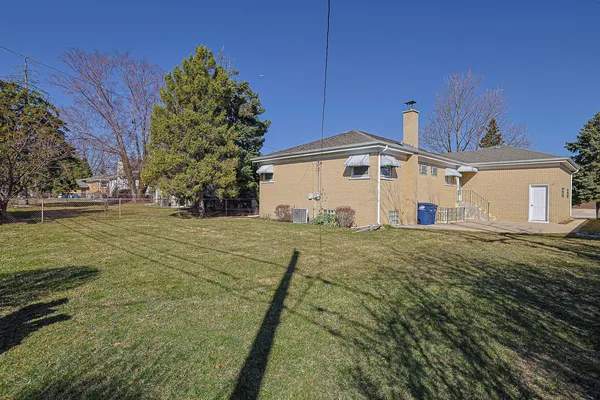 $3,400 | 475 Courtesy Lane, Des Plaines, IL 60018